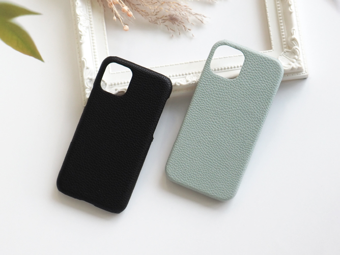 上質なレザー調で信頼感を演出