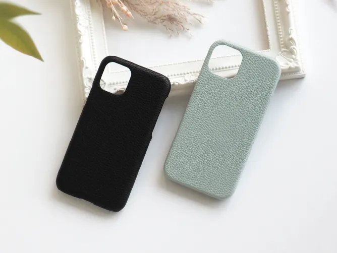 上質なレザー調で信頼感を演出