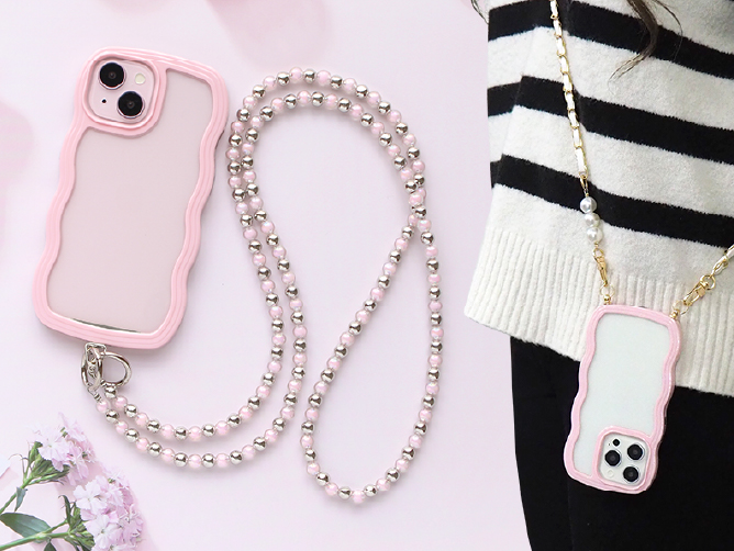 ストラップ付きで両手フリー＆落下防止◎